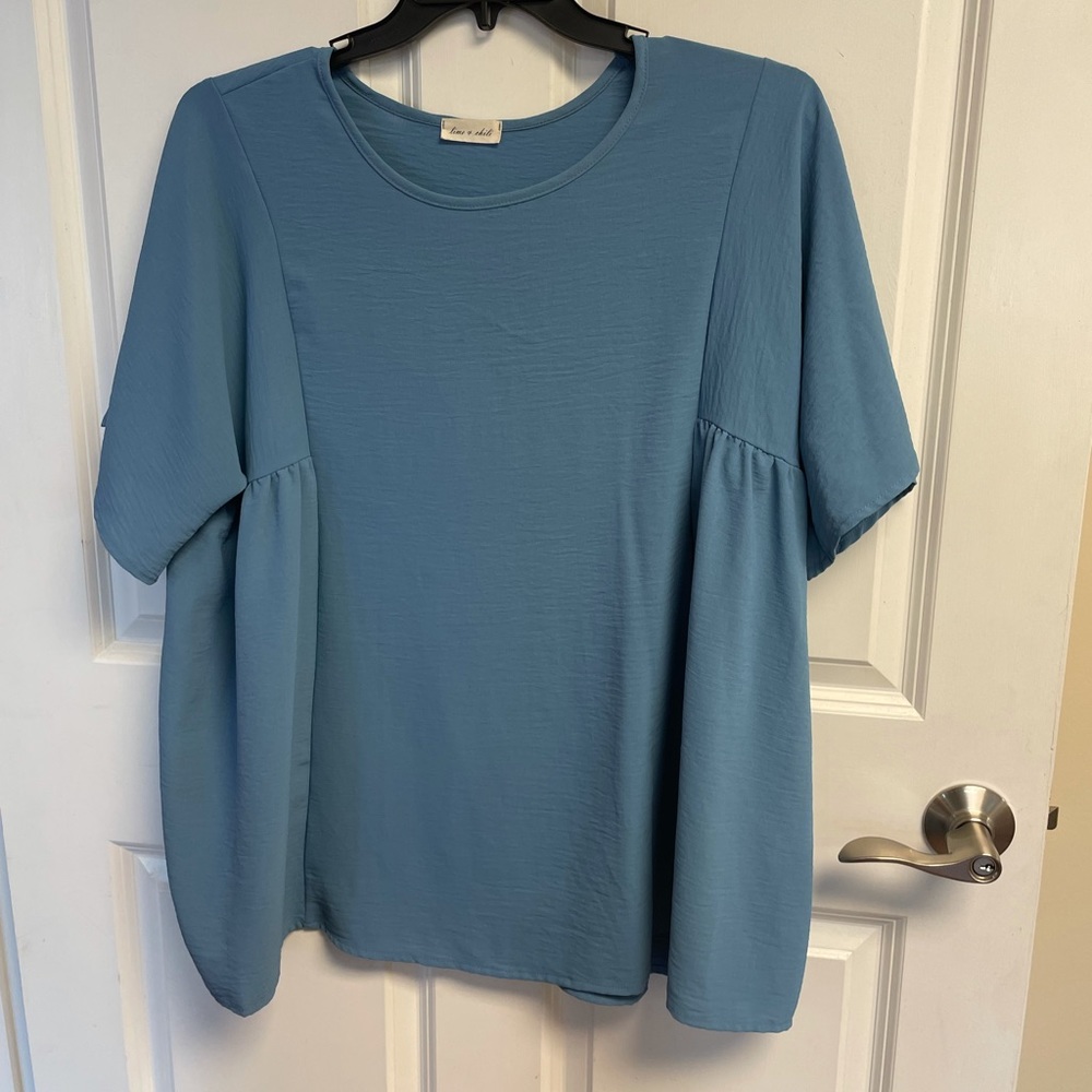 Blue tunic round neck shirt sleeves